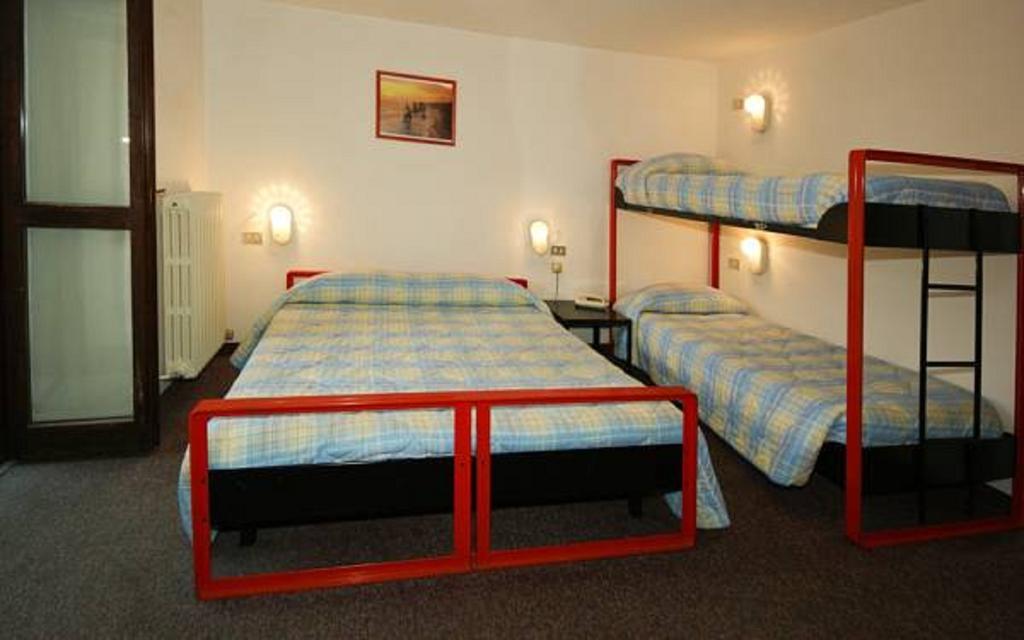 Hotel Rododendro Foppolo Szoba fotó